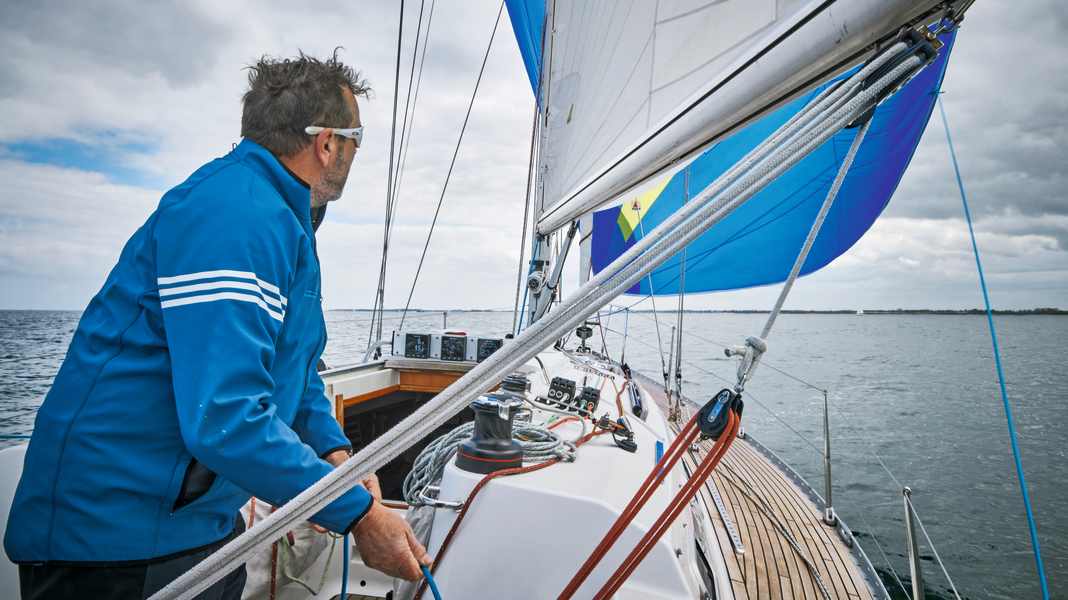 Webinaire en 2 parties le 14.11. et 06.12. : Pratique de la voile avec Tim Kröger : croiser et empanner correctement - inscrivez-vous maintenant au webinaire !