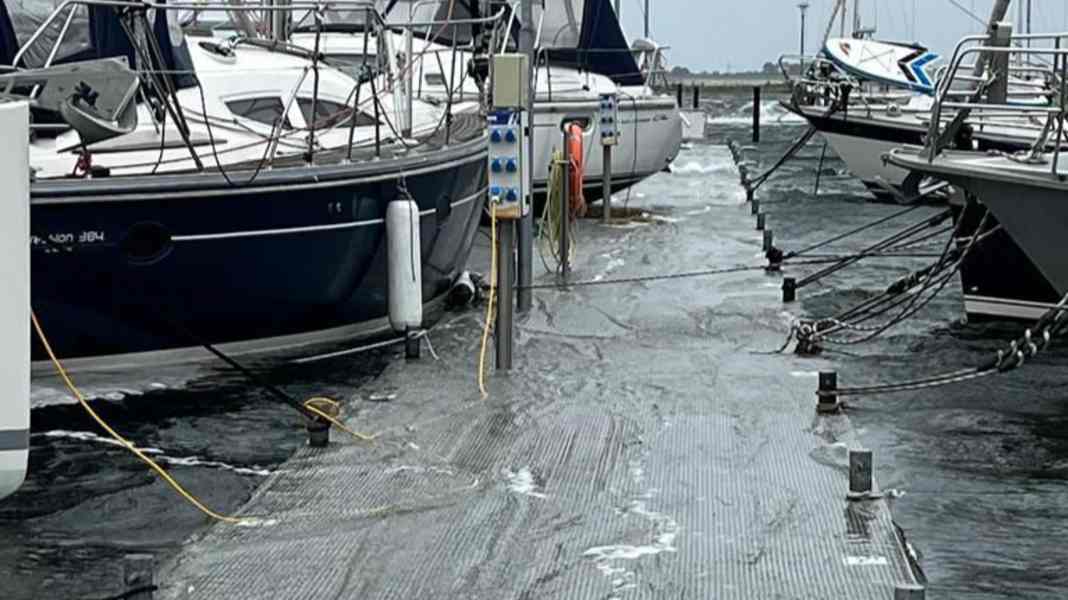 Mareggiata nel Mar Baltico: solo problemi minori per la stagione dei charter