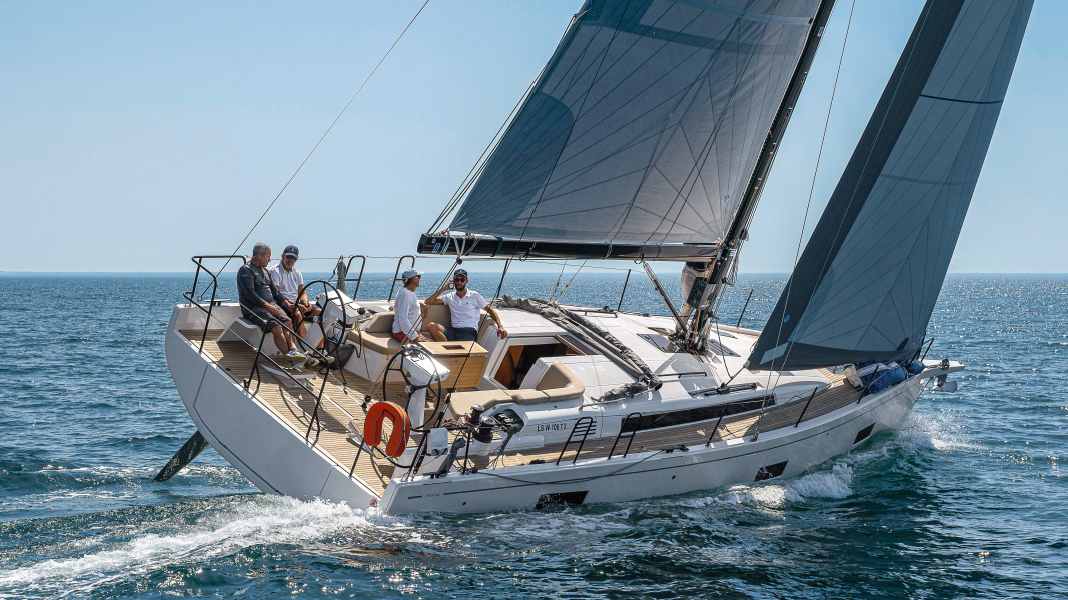 Exklusivtest: Beneteau First 44 – Boot mit Breitenwirkung