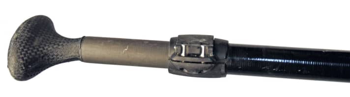 JP Glas: Compact and comfortable to hold. Unfortunately, the varifocal shutter has sharp edges (on the screws).
