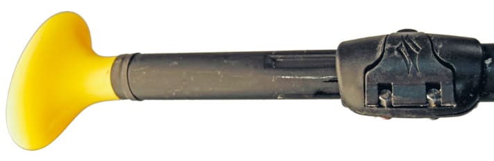 NAISH Hele 8.5: A compact, somewhat cheap-looking pommel with a well-functioning, non-slip vari-fastener.