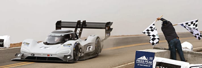 Ein Rekord für die Ewigkeit? Zumindest erst mal ist Romain Dumas im VW mit dem I.D. R Pikes Peak seit 2018 Schnellster am Berg und der erste Mensch, der die Strecke in weniger als acht Minuten bezwang.