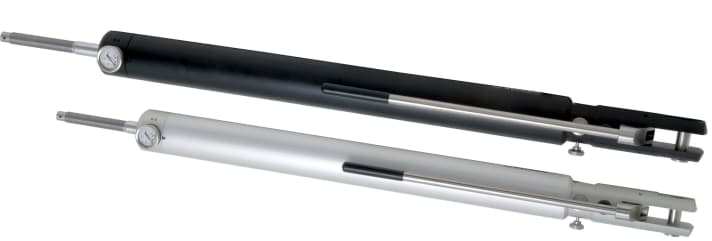   The backstay tensioner from Seldén with integrated two-speed pump