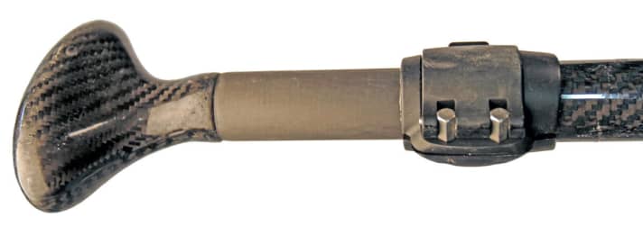 JP Carbon 50: Compact handle that fits comfortably in the hand. Unfortunately, the variable fastener has sharp edges (screws).