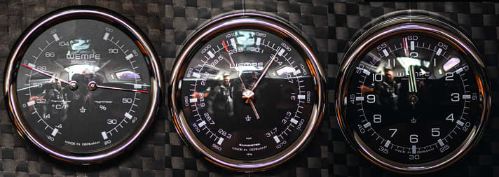 Thermometer, hygrometer, barometer, chronometer: state-of-the-art measuring instruments in a classic style