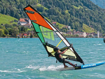 Kinderboard für Gleitsurfen und erste Manöver