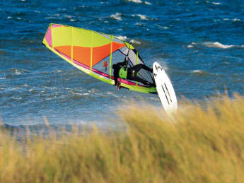 12 Wavesegel von 4,6 bis 4,8 qm im großen surf-Test