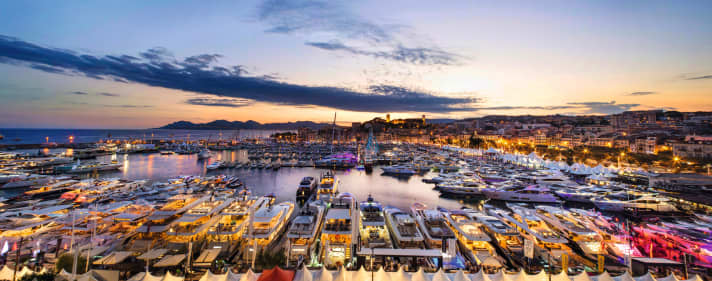 Cannes Yachting Festival in the Vieux Port | rt