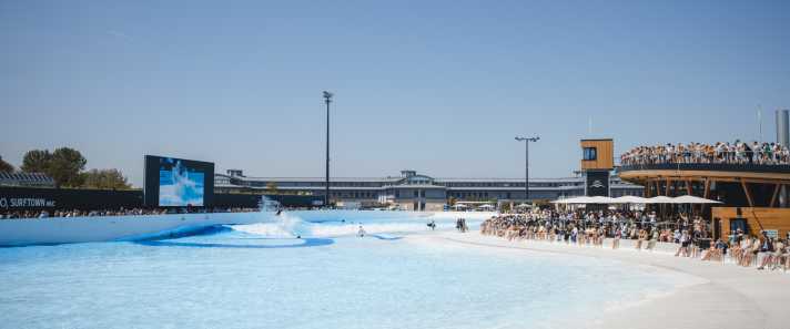 surf/surftown-opening-festival-099-1920x800-crop-43-97_e9fbe4c668ce2f66b845e30b93ef0c68