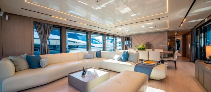 The saloon of the Sunseeker 100 yacht in penthouse style