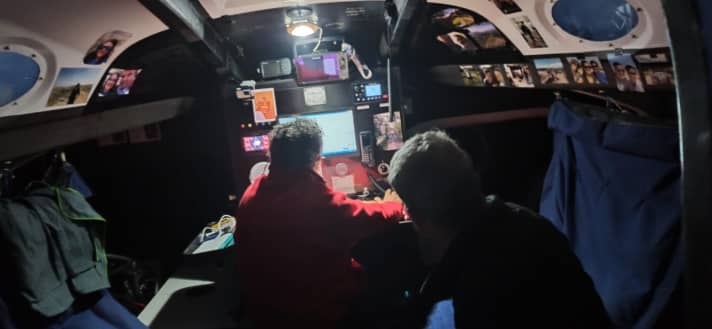   Unter Deck an Bord der mehr als zwei Jahrzehnte alten Imoca "Rosalba"