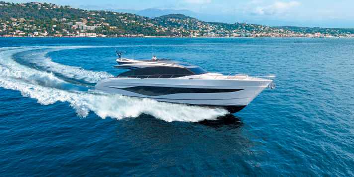 Princess bereichert das Portfolio um die Sport-Fly S80. Die Eckdaten: 25 Meter, 35 Knoten, vier Kabinen. Unter den acht Yachten ist auch die S65.