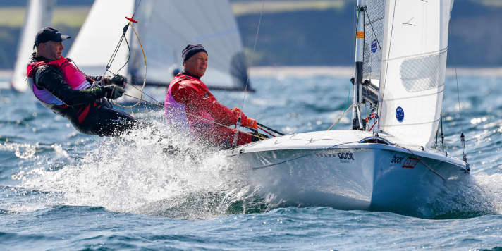   Resta il re della Kieler Woche e allunga il suo favoloso record a 24 vittorie: il timoniere dei 505 Wolfgang Hunger con il prodiere Holger Jess