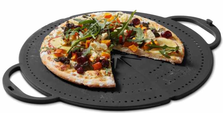 4 in 1: Pan splash guard, baking mat, trivet and protection for clean pureeing and blending
Foldable for a clear view of the pan and space-saving storage