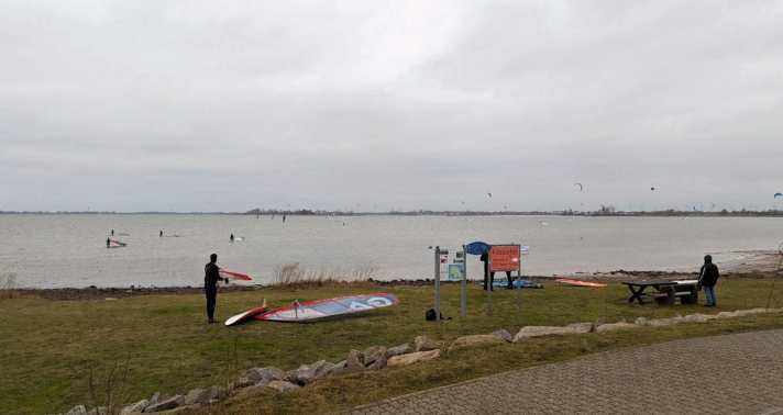 Rule of thumb: Gold (pictured) is better for day trips due to the car park situation, Strukkamp for stays of several days.