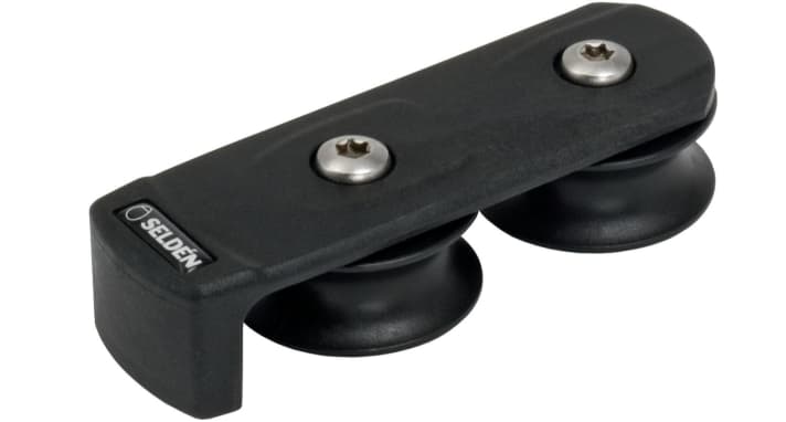 The Seldén deflectors are made of plastic and can be mounted on slightly curved decks