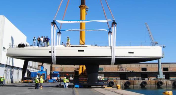 Southern Wind Shipyard ließ die zweite SW82 "Grande Orazio" in Kapstadt zu Wasser. | r.