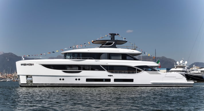 "Seaesta": Benetti launched the first Oasis 34M in Viareggio. | o.