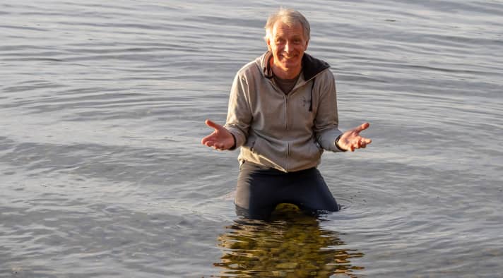 Härtetest: Wie wärmt  die Hose im 5 Grad kalten Wasser?