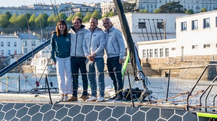   Die führenden Köpfe des Guyot Environnement-Team Europe (v. r.): Manager Jens Kuphal, die Co-Skipper Robert Stanjek und Benjamin Dutreux sowie Managerin Alice Potiron
