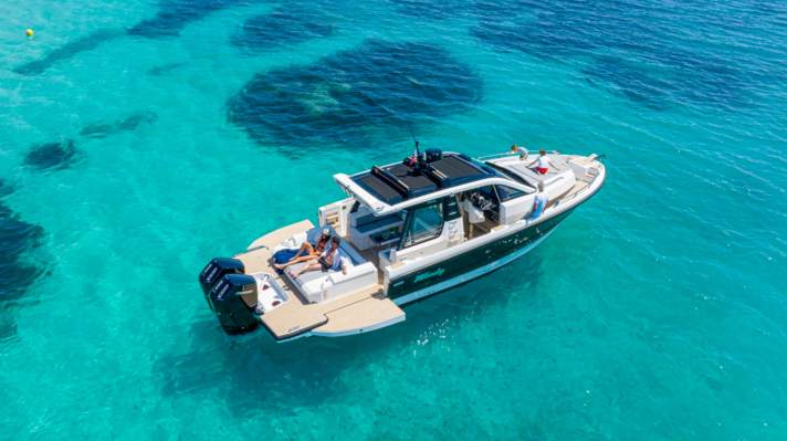 Nominated in the category from 10 to 14 metres: Windy SR40