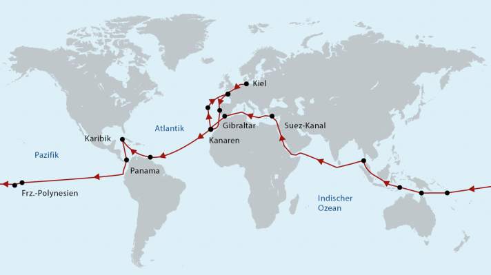 Auf der Barfußroute westwärts um die Welt. Am Ende loggen die Kieler Segler 30 093 Seemeilen. Die Passage von Thailand bis ins Mittelmeer absolvieren sie wegen anhaltend ungünstiger Winde an Bord eines Frachters