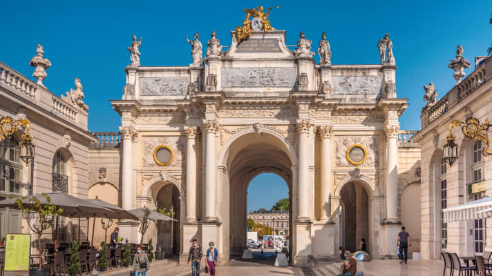 Der Place Stanislas in Nancy erfreut mit der einzigartigen Kulisse seiner klassizistischen Baukunst. | Dieter Wanke
