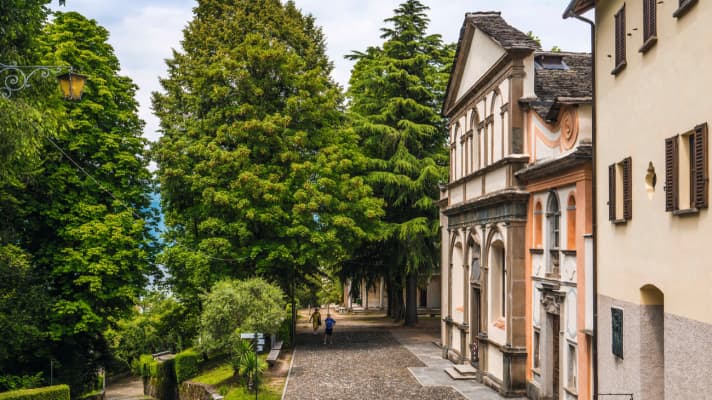 Orta bietet hübsche Ufer und den Sacro Monte d’Orta mit beeindruckenden Terrakotta-Statuen