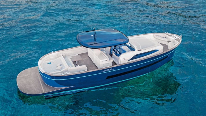 The fine suit of the Walkaround includes a cockpit with driving position, hardtop, kitchen, dinette, sun loungers and two or three cabins with bathrooms