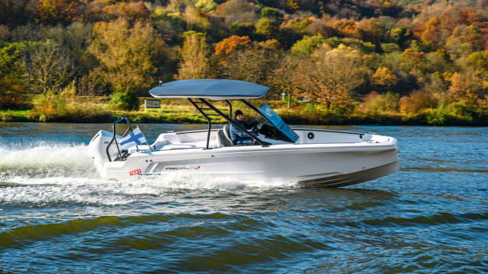 The fixed roof of the Axopar 22 T-Top is actually a GRP ring mounted on aluminium struts and covered with a tarpaulin