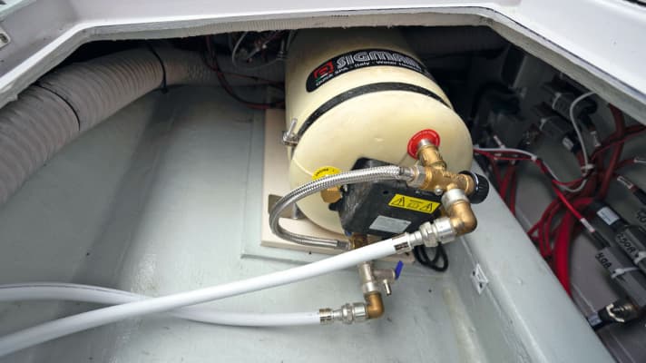 Zur Komfortausstattung zählt ein 22-l-Warmwasserboiler