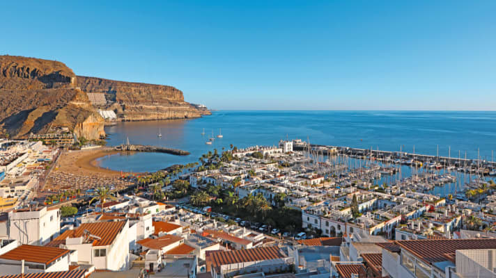 Puerto de Mogán and the cliffs to the east