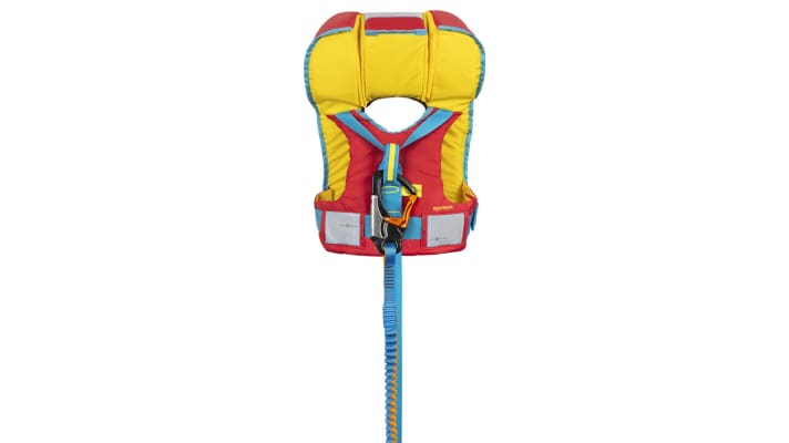 The safety line is attached to the back so that the little ones don't trip over it