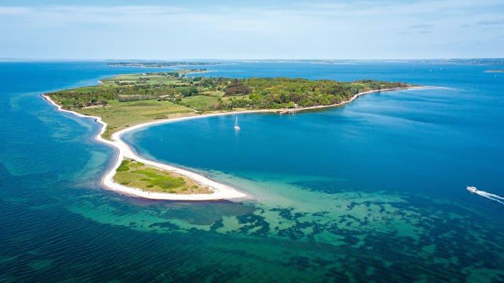 Paradiesische Bucht im Süden Avernakøs