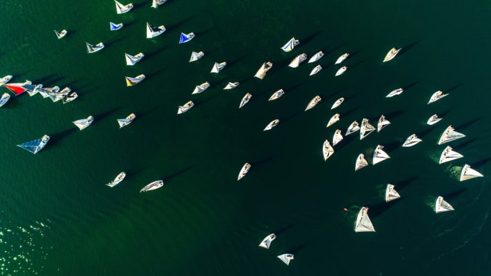   The first slow-motion starts reminded many sailors of the 2017 doldrums edition - this is what it looked like from a bird's eye view
