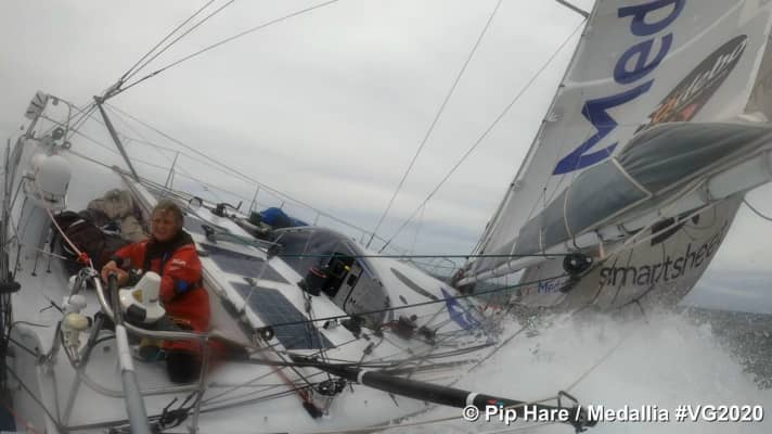   "Im Krieg mit dem Wasser": "Medallia"-Skipperin Pip Hare
