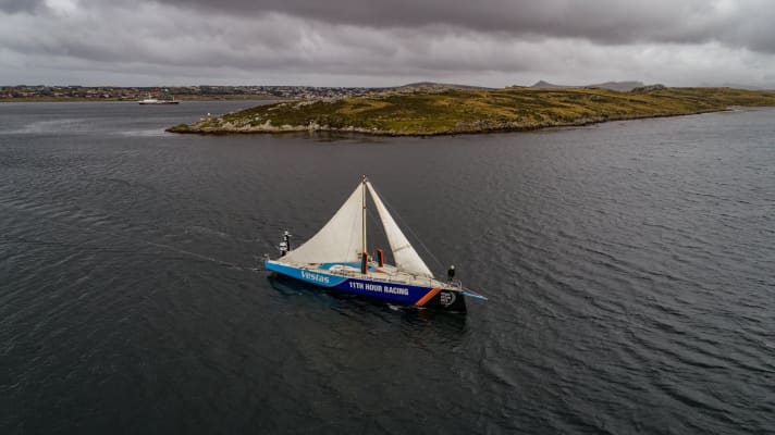   Vesta's transfer crew sailed from the Falkland Islands with this interesting temporary rig