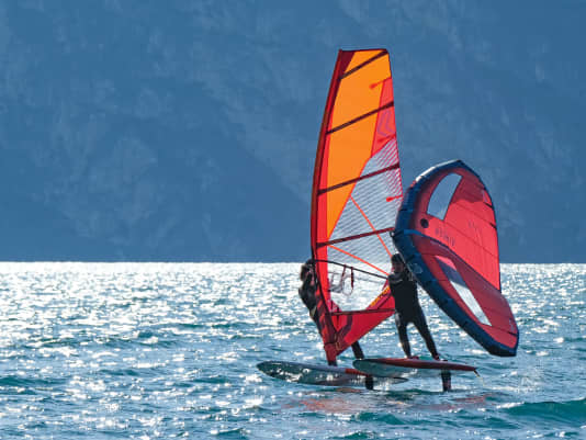 Crossoverboards zum Windsurfen, Wingen und Paddeln im Test