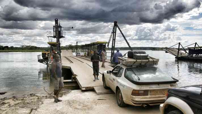 Fluss Zambezi, Überfahrt von Sambia nach Botswana