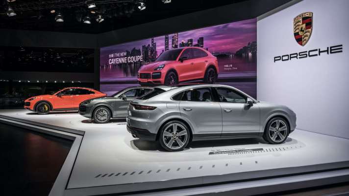 April 2019: Messepremiere des Cayenne Coupé in Shanghai. Weltweit entscheidet sich rund ein Viertel aller Cayenne-Kunden für die noch sportlichere Variante.