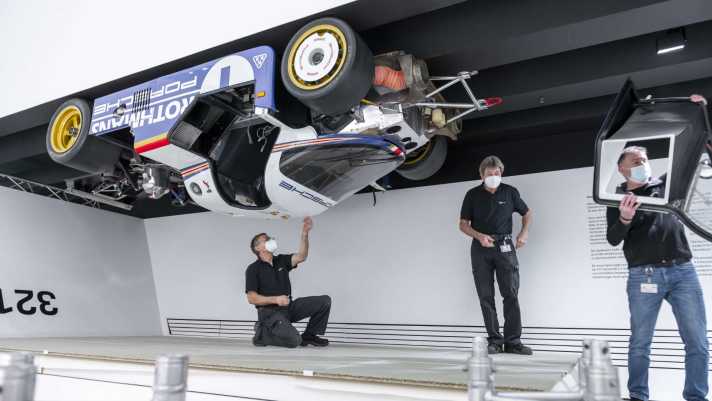 2021_03_Porsche-Museum-956-Decke