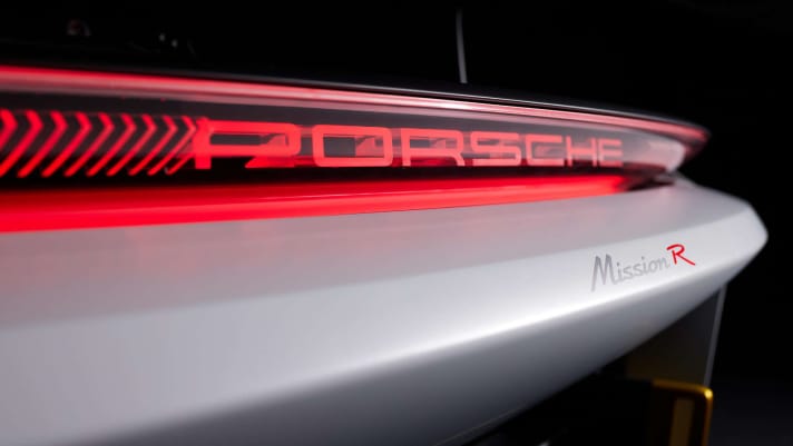 2021_09_Porsche-Mission-R-Heckleuchte