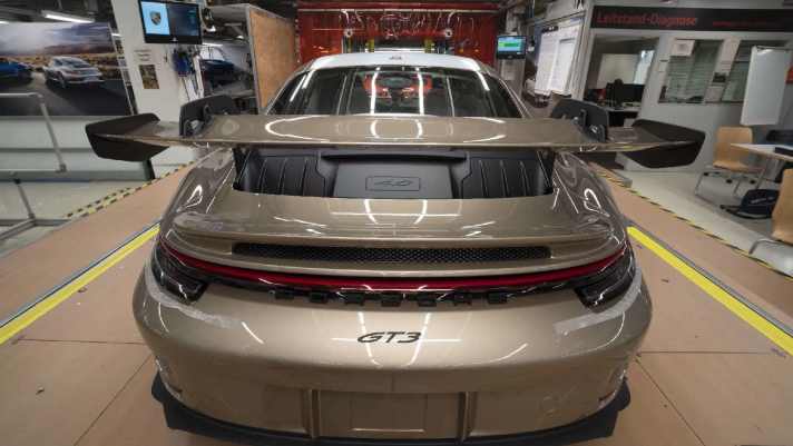 2022_04_Porsche-911-GT3-gold