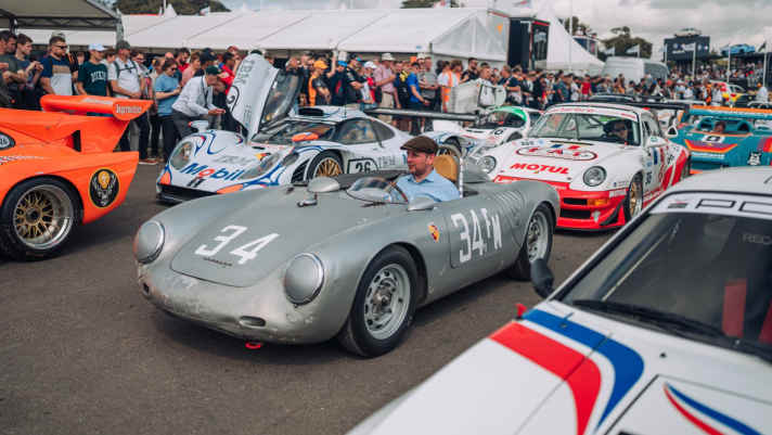 2023_07_Porsche-Korso-beim-Goodwood-Festival-of-Speed-2023