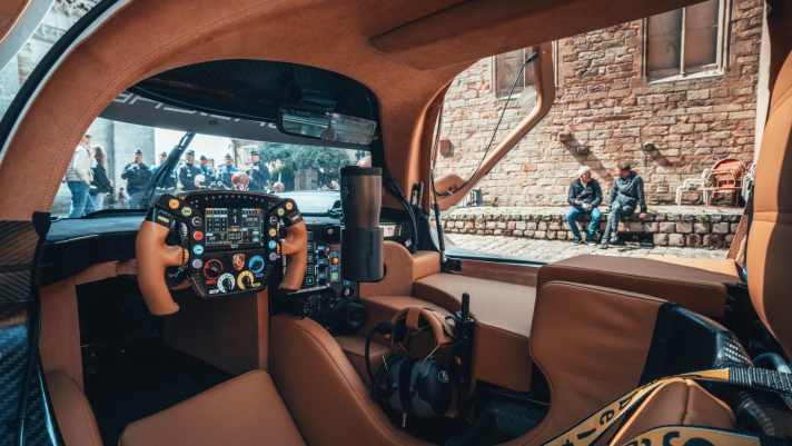 2025_06_Porsche-963-RSP-917-„Kurzheck-Strassenversion-Interieur
