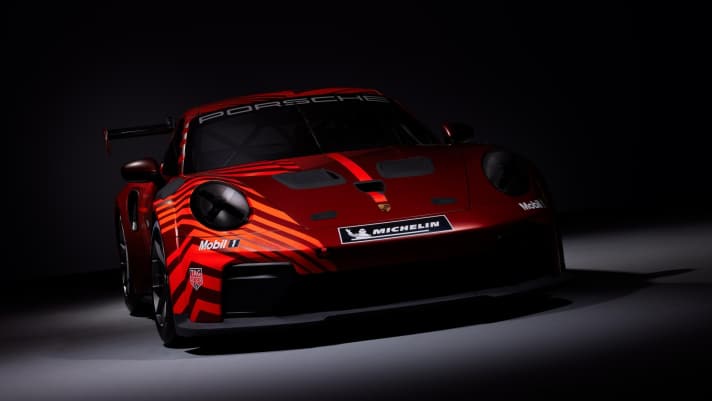 2025_08_322145_1920x1281