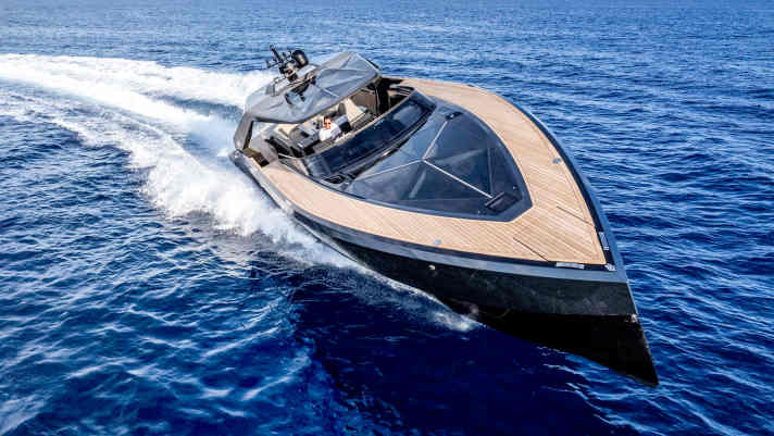 Nominated in the category from 14 to 18 metres: SAY 52