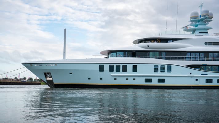Icy blue 74 metres: The sixth Amels 242 is still running under the name "Shadow" project. | ".