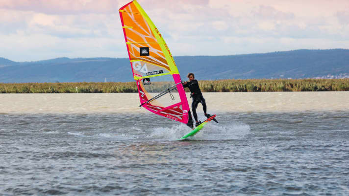 Anyone who visits Lake Neusiedl will be surprised at how often it is windy here. The region in the east of Austria also has plenty to offer in terms of cuisine and culture.