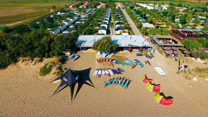   The Tramuntana makes for very choppy conditions in the bay of Rosas. The ION Club, which is professionally run by Nora and Ronan, offers the right equipment for all conditions.